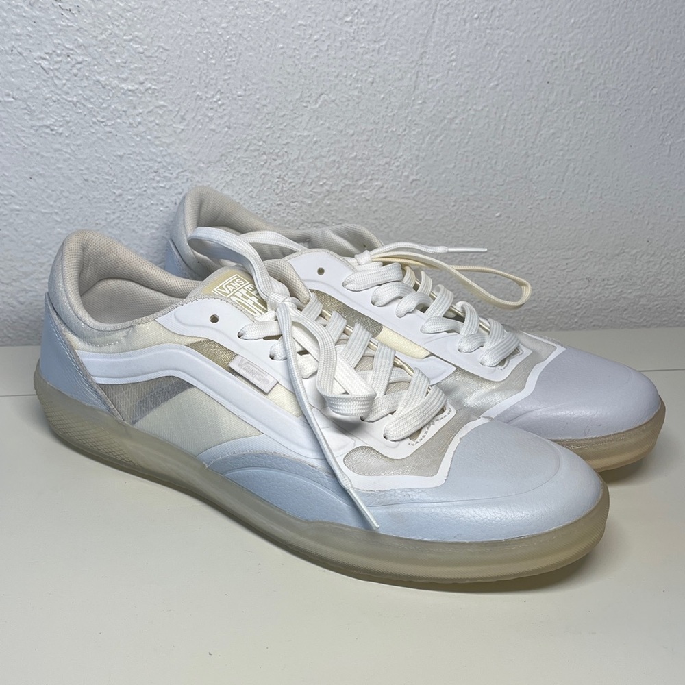 (38) Vans Ave Pro Rare Colorway White on White w/ Clear Gum Sole Skate Shoe